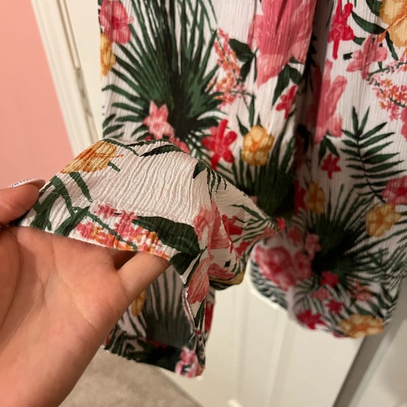 Francescas colorful flowy pants 🌺 - Picture 3 of 4